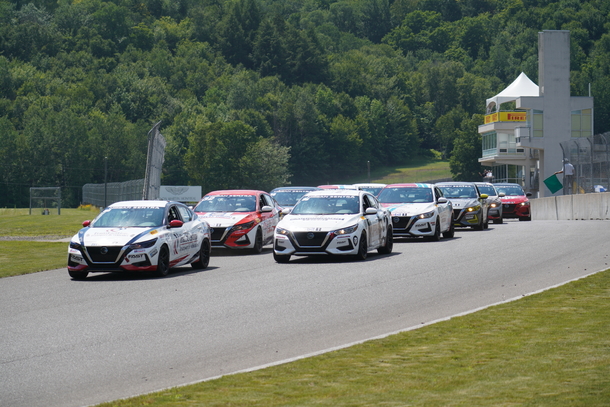 Simon Charbonneau champion de la mi-saison en Coupe Nissan Sentra 