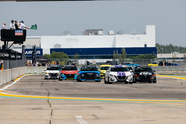 Nicolas Barrette et Valérie Limoges gagnent les courses de Coupe Nissan Sentra au Grand Prix Nissan