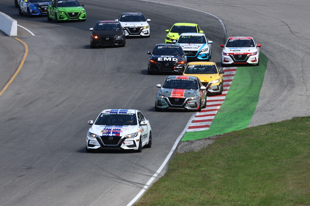 Photo - Simon Vincent champion 2025 de la Coupe Nissan Sentra !