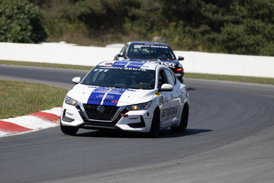 Coupe Nissan Sentra Cup en photos, 30, 31 août, 1er sept. | Canadian Tire Motorsport Park - Photo ID No.N67-250819223145