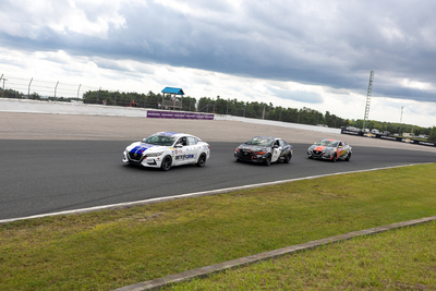 Coupe Nissan Sentra Cup en photos, 30, 31 août, 1er sept. | Canadian Tire Motorsport Park - Photo ID No.N67-2508192232150