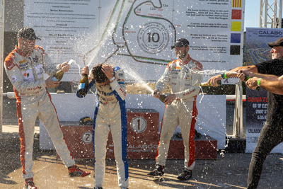Coupe Nissan Sentra Cup en photos, 27-29 septembre | Calabogie Motorsports Park - Photo ID No.N68-250819223629