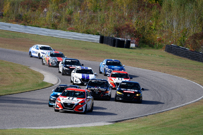 Coupe Nissan Sentra Cup en photos, 27-29 septembre | Calabogie Motorsports Park - Photo ID No.N68-250819223732