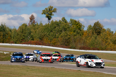 Coupe Nissan Sentra Cup en photos, 27-29 septembre | Calabogie Motorsports Park - Photo ID No.N68-250819223738