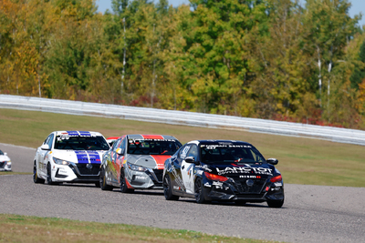 Coupe Nissan Sentra Cup en photos, 27-29 septembre | Calabogie Motorsports Park - Photo ID No.N68-2508192237440