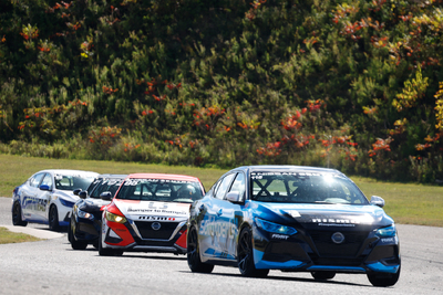 Coupe Nissan Sentra Cup en photos, 27-29 septembre | Calabogie Motorsports Park - Photo ID No.N68-2508192237500