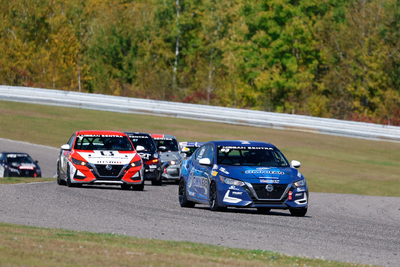 Coupe Nissan Sentra Cup en photos, 27-29 septembre | Calabogie Motorsports Park - Photo ID No.N68-2508192237560