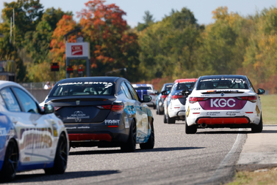 Coupe Nissan Sentra Cup en photos, 27-29 septembre | Calabogie Motorsports Park - Photo ID No.N68-2508192238000