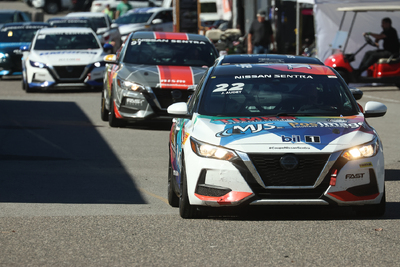 Coupe Nissan Sentra Cup en photos, 27-29 septembre | Calabogie Motorsports Park - Photo ID No.N68-2508192239160