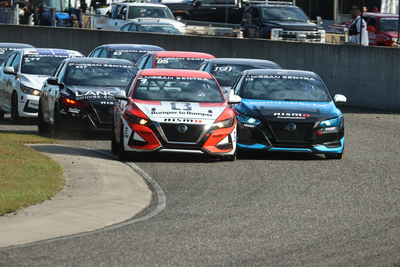 Coupe Nissan Sentra Cup en photos, 27-29 septembre | Calabogie Motorsports Park - Photo ID No.N68-2508192239220