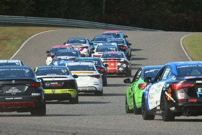 Coupe Nissan Sentra Cup en photos, 27-29 septembre | Calabogie Motorsports Park - Photo ID No.N68-2508192239260