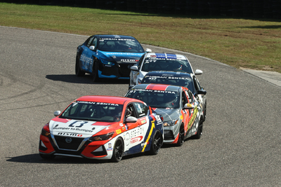 Coupe Nissan Sentra Cup en photos, 27-29 septembre | Calabogie Motorsports Park - Photo ID No.N68-250819224021